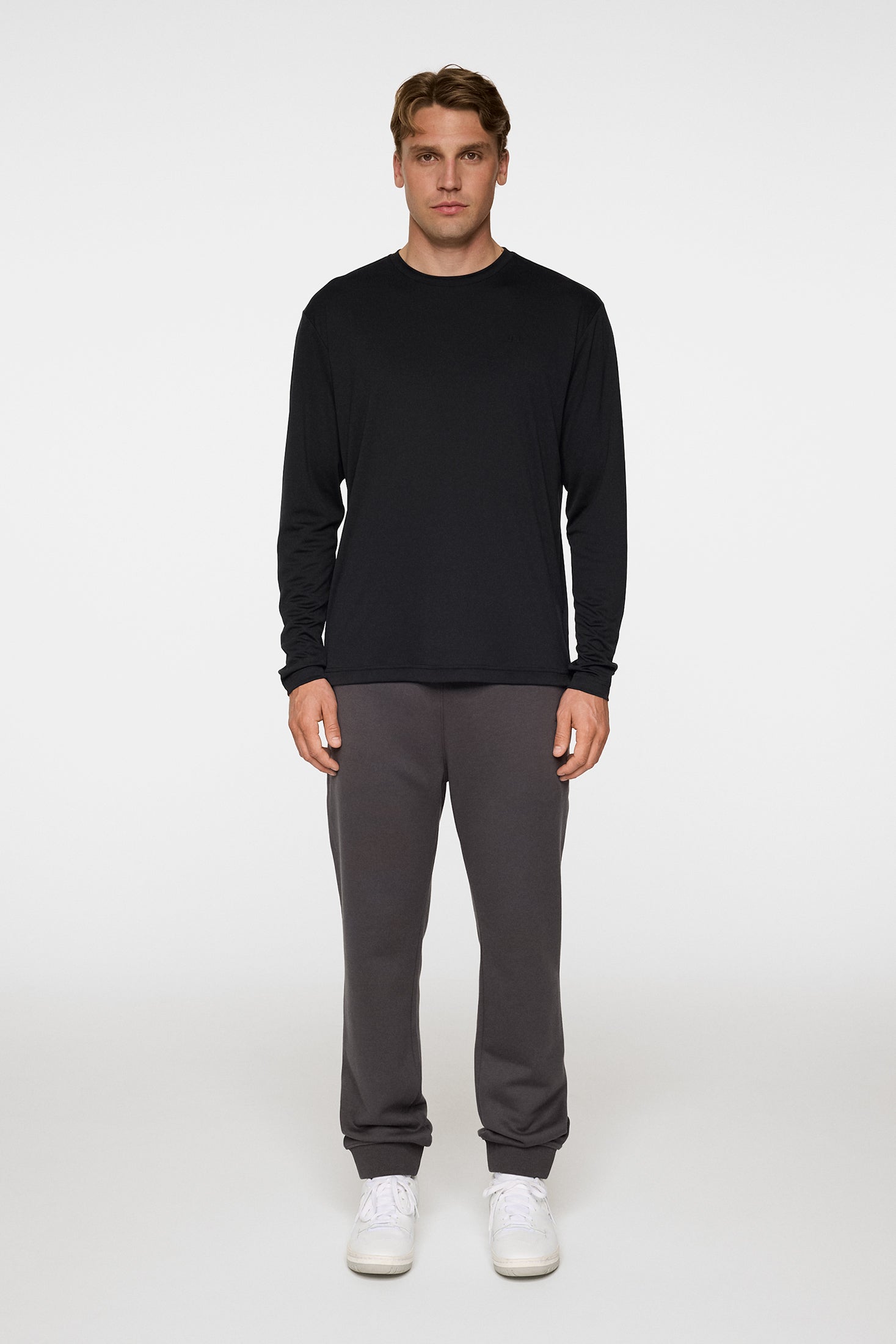 Ade T-shirt LS / Black